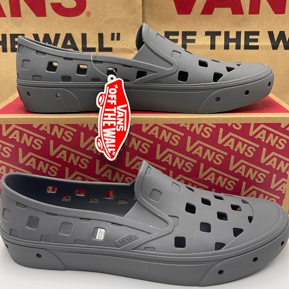 Vans Men’s Slip-On Trk Pewter
VNA5HF8PWT
Sneakers - Picture 1 of 16
